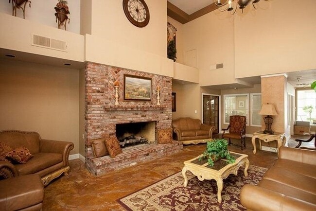 Photo - 8153 N Cedar Ave