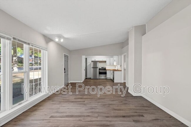 Photo - 7348 Lynn Ave