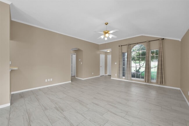 Photo - 710 Moonwalk St