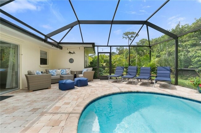 Photo - 2581 Poinciana St