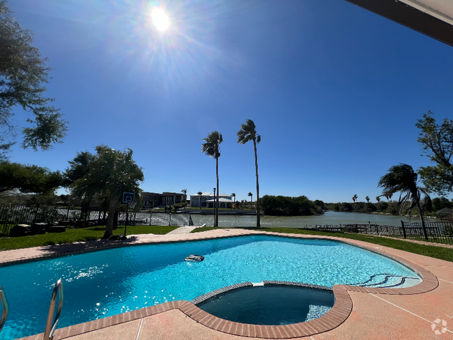 Building Photo - 709 Avenida Escandon Rental
