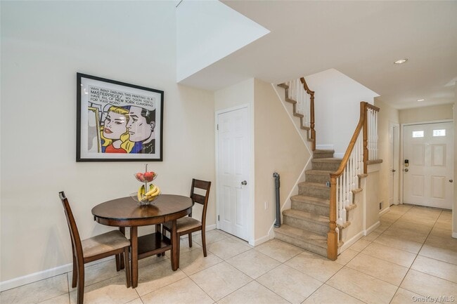 Photo - 100 Woodlake Dr W