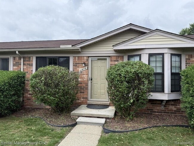 Building Photo - 11575 Lynhurst Dr