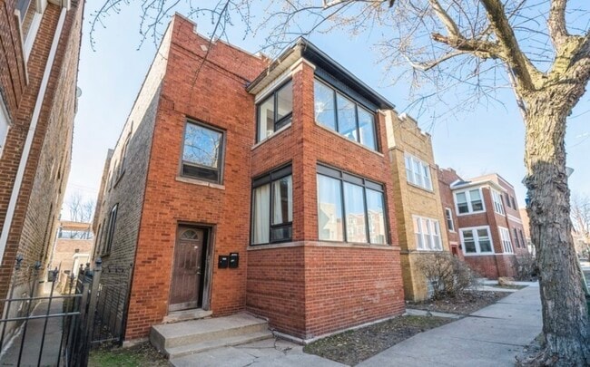 Building Photo - 3116 N Damen Ave