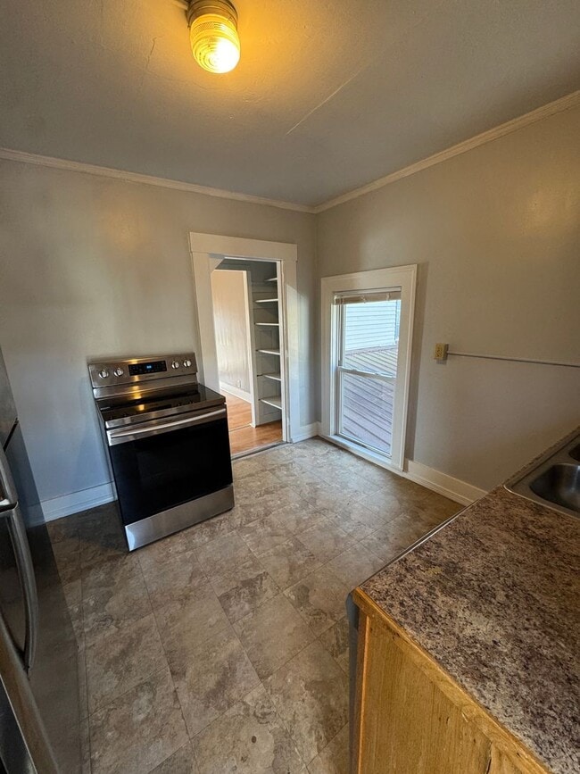 Photo - 16 Pearl St.