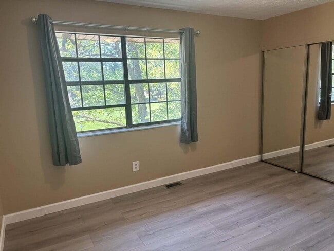 Photo - 301 Halia Crest