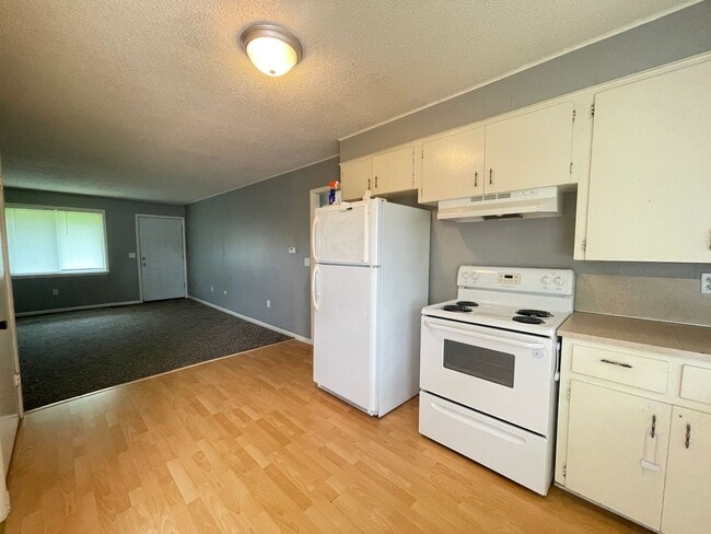 Building Photo - 5408 S Hutchinson Ct Unit B4