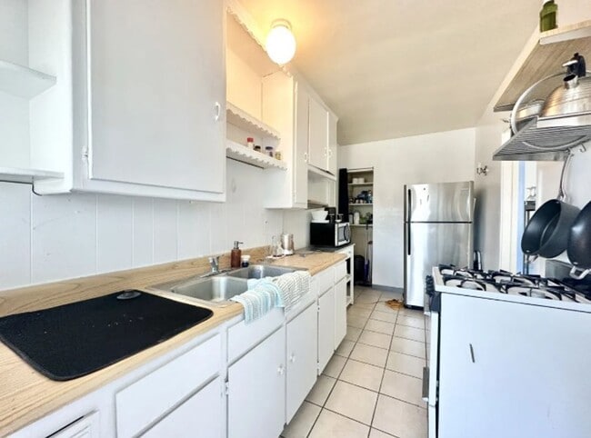 Photo - El Porto Building Unit 3616.5