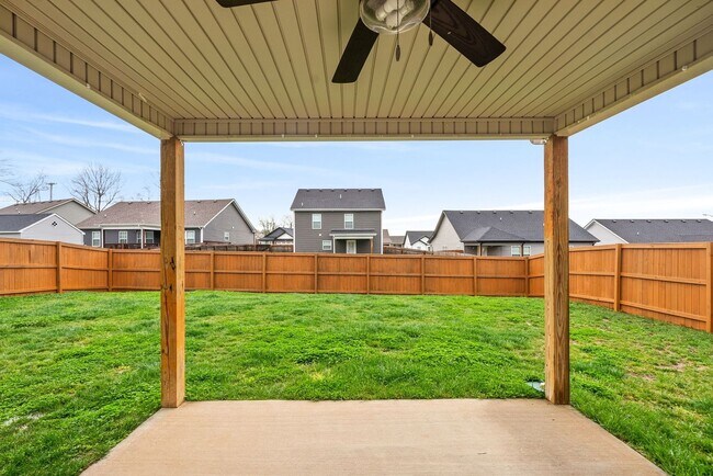 Photo - 3 Bed 2 1/2 Bath Pet Friendly Home For Rent!
