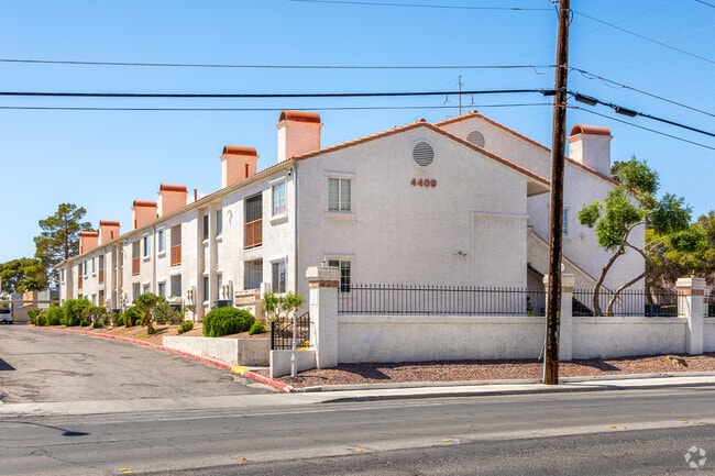 Photo - Sea Fox Apartments