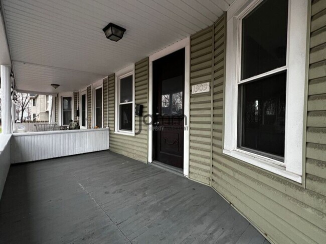Photo - 1303 Castle Ave