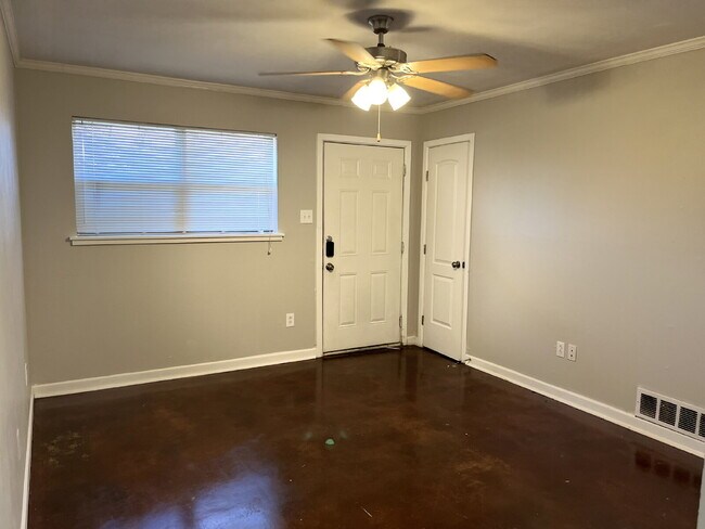 Photo - Cute 2/1 Duplex in Great Location! Unit B