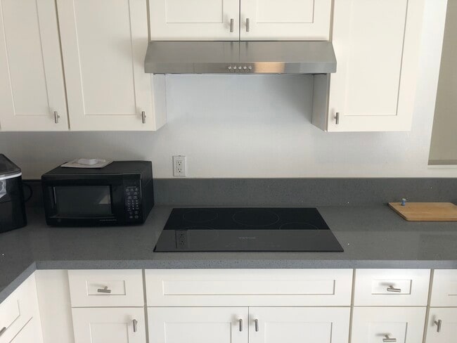 Kitchen - Electric Stove Top - 115 N San Gabriel Blvd Unit A