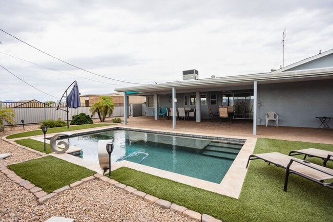 Building Photo - 3 BEDROOM 2 BATH 2 CAR GARAGE POOL HOME W/...