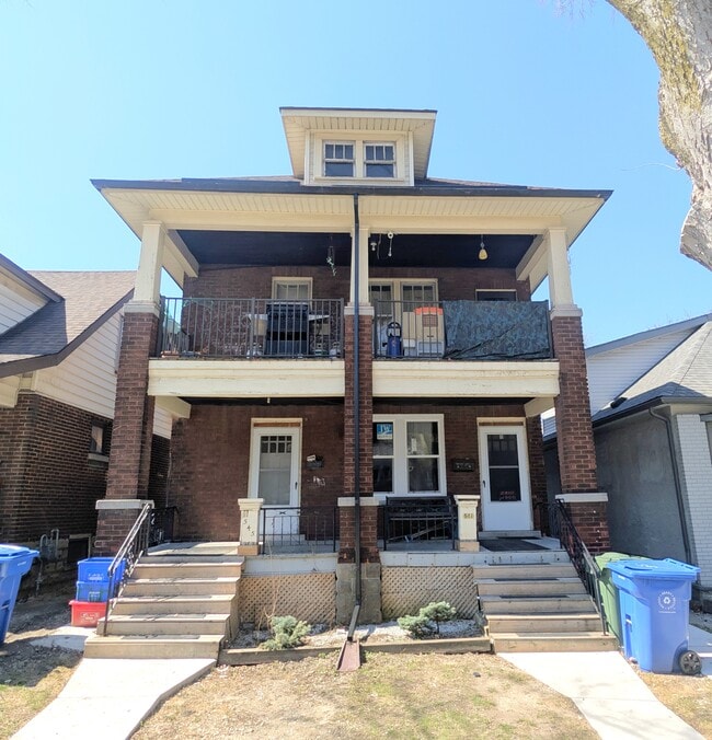 Building Photo - 545 McEwan Ave Unit 1