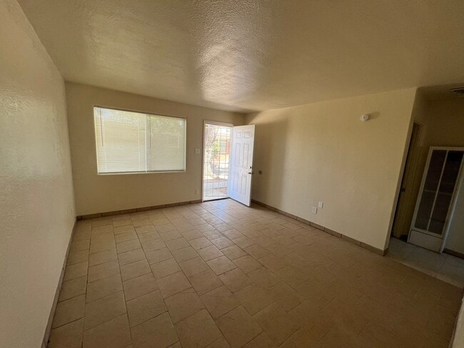 Photo - 540 Cardenas Dr SE Unit C
