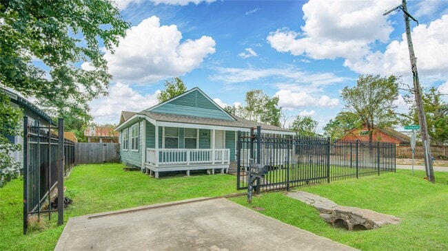 Photo - 319 Coronado St