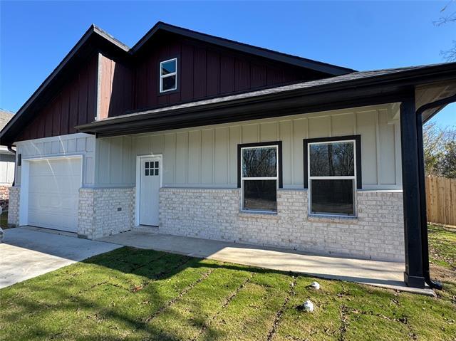 Photo - 2911 Langford St