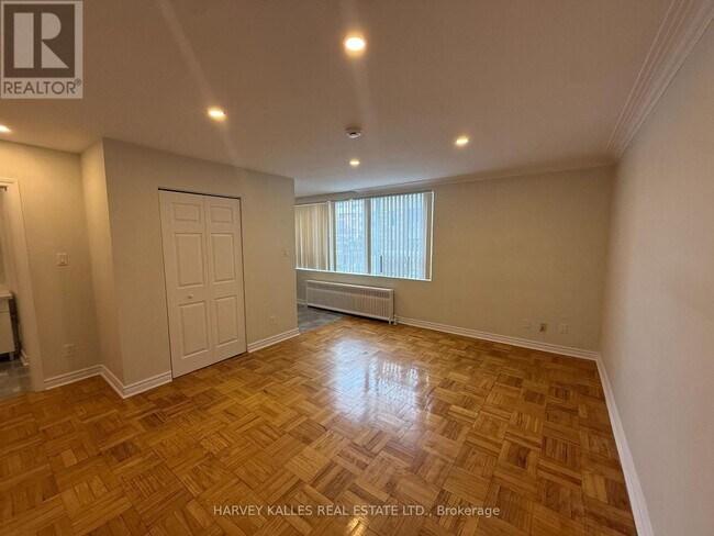 Photo - 180 Vaughan Rd Unit 403