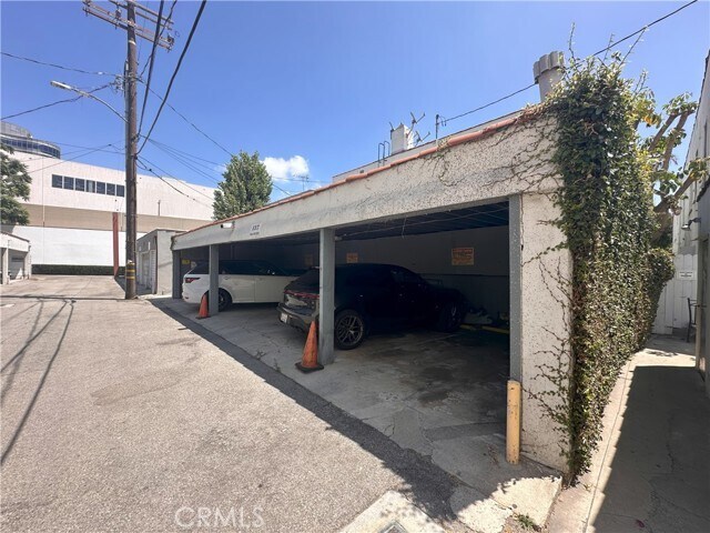 Photo - 137 S Roxbury Dr