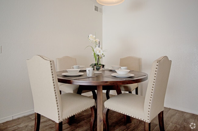 1BR, 1BA - 578 SF