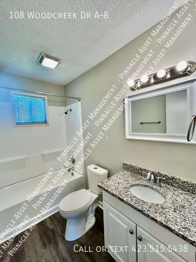Photo - 108 Woodcreek Rd