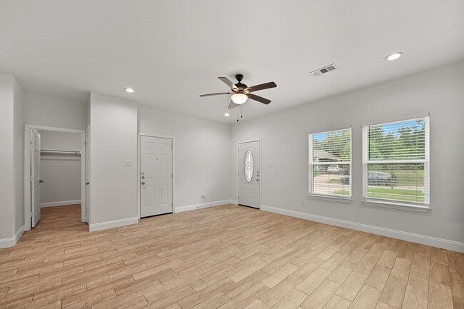 Photo - 3410 Eutopia St