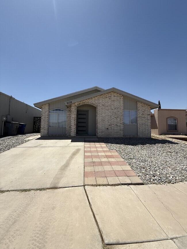 Photo - 9128 Bur Oak Cir House
