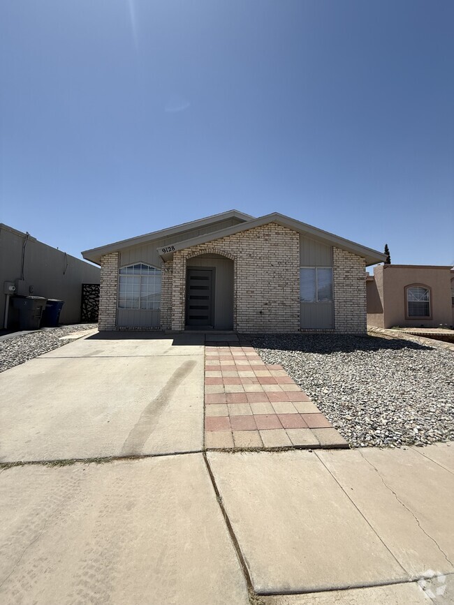 Building Photo - 9128 Bur Oak Cir Rental