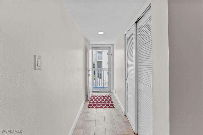 Photo - 72 7th St S Unidad 208