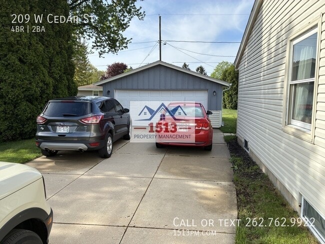 Photo - 209 W Cedar St