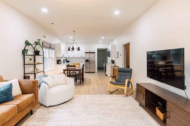 Photo - 215 Kerr Ave