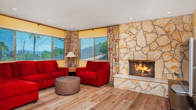 Photo - 1527 Calavo Dr