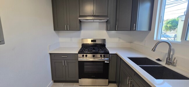 1428 E 54th St Unidad 2