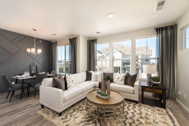 Photo - Luxurious Condo Near Southlands!