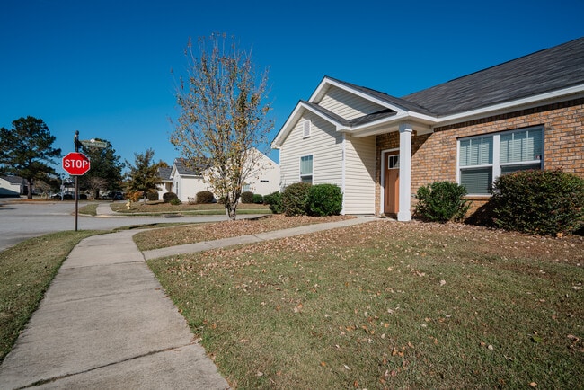 Photo - 600 Trellis Square