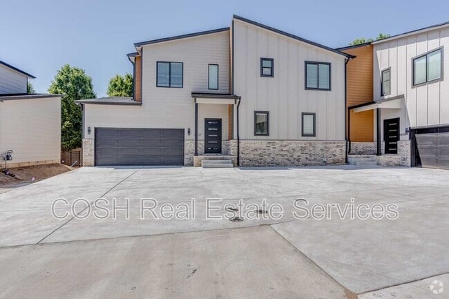 Building Photo - 8537 W 37th St N Rental