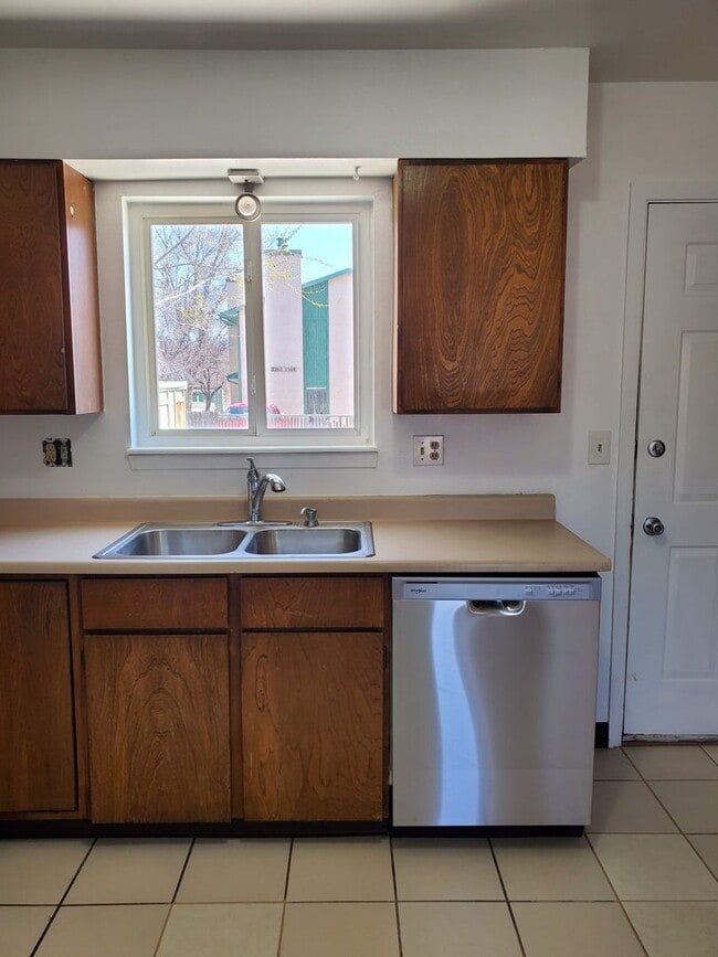 Photo - Townhome (end unit) with 2 bedrooms, 1.5 bath