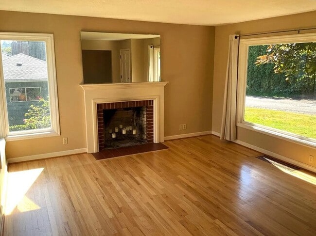 Photo - Charming Maplewood SFH with garden beds, fruit trees and finished basement