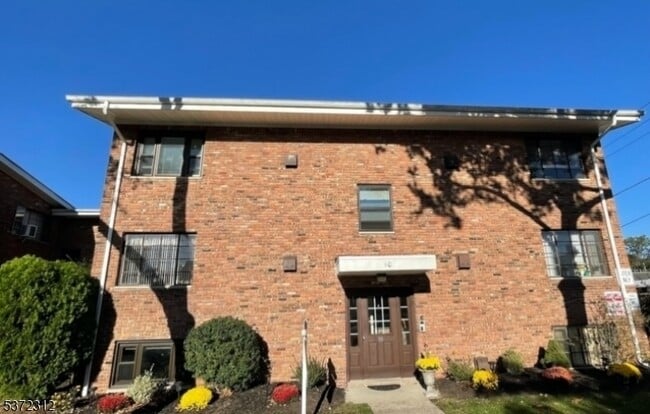 Building Photo - 10 Washington St Unit 10BA-10BA Rental