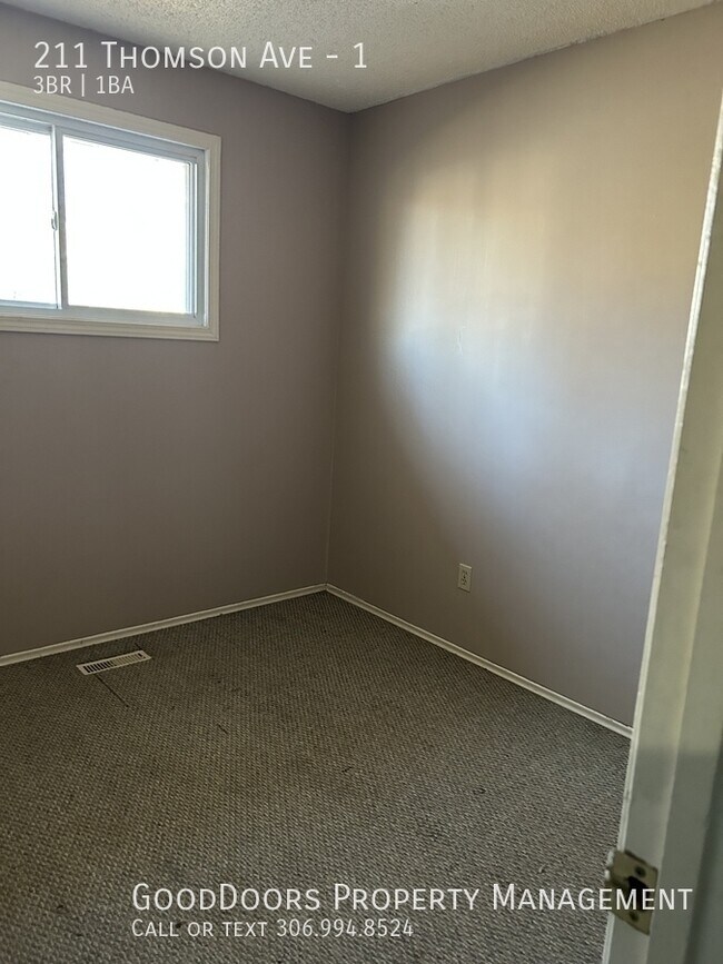 Photo - 211 Thomson Ave Unité 1