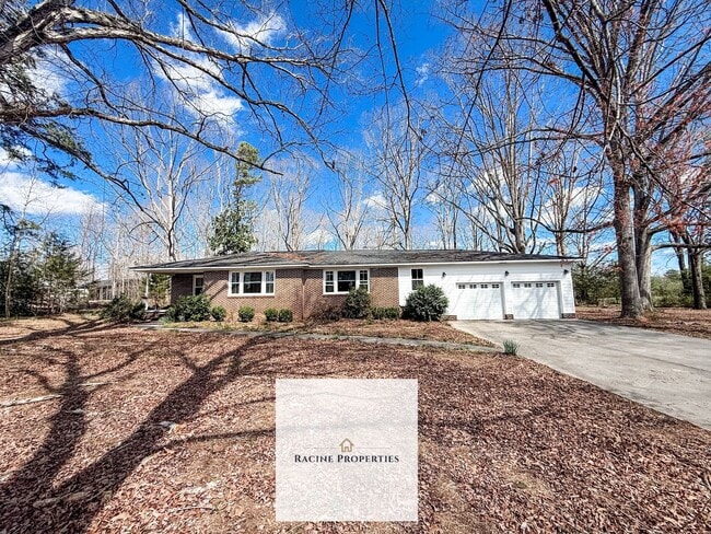 Photo - Spacious Living on a Generous Lot in Easley — Now Available for Rent!