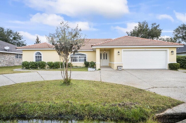 Building Photo - Palm Harbor Pool Home