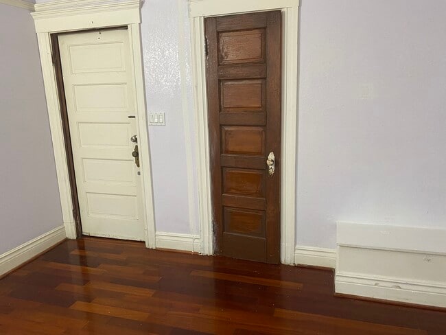 Photo - 2807 Halldale Ave