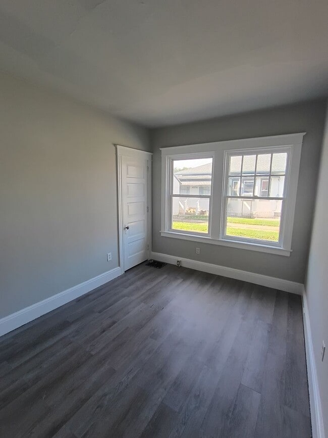 Photo - 24 N Diamond St