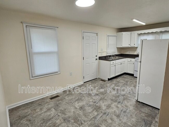 Photo - 323 Chickamauga Ave