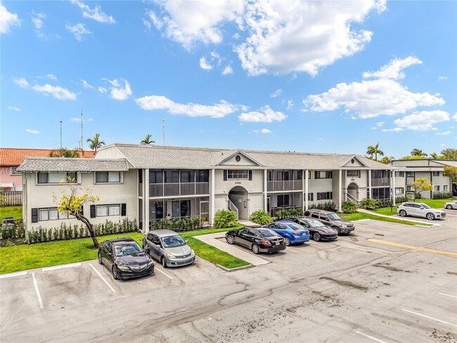 Photo - 20680 NE 4th Ct Unidad 206