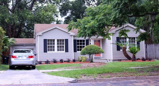 Building Photo - 1411 E Kaley St