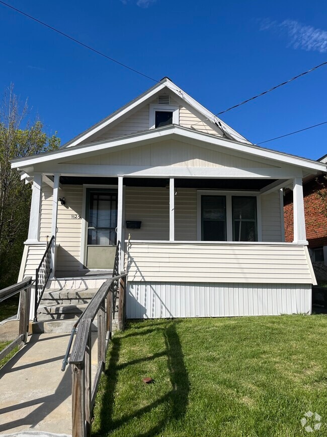 Building Photo - 1125 Raymond St Rental