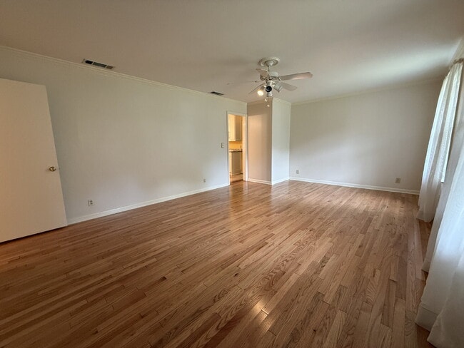 Photo - Modern Comforts with Granite & Hardwood Finishes!" 3 Bedroom 2 bath home.